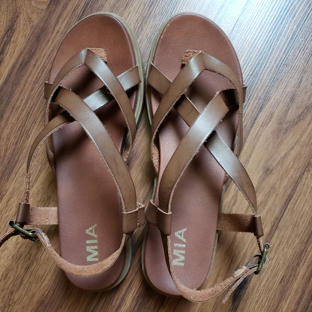 MIA sandals size 9.